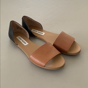 Steve Madden Tan & Black Sandals - 7.5